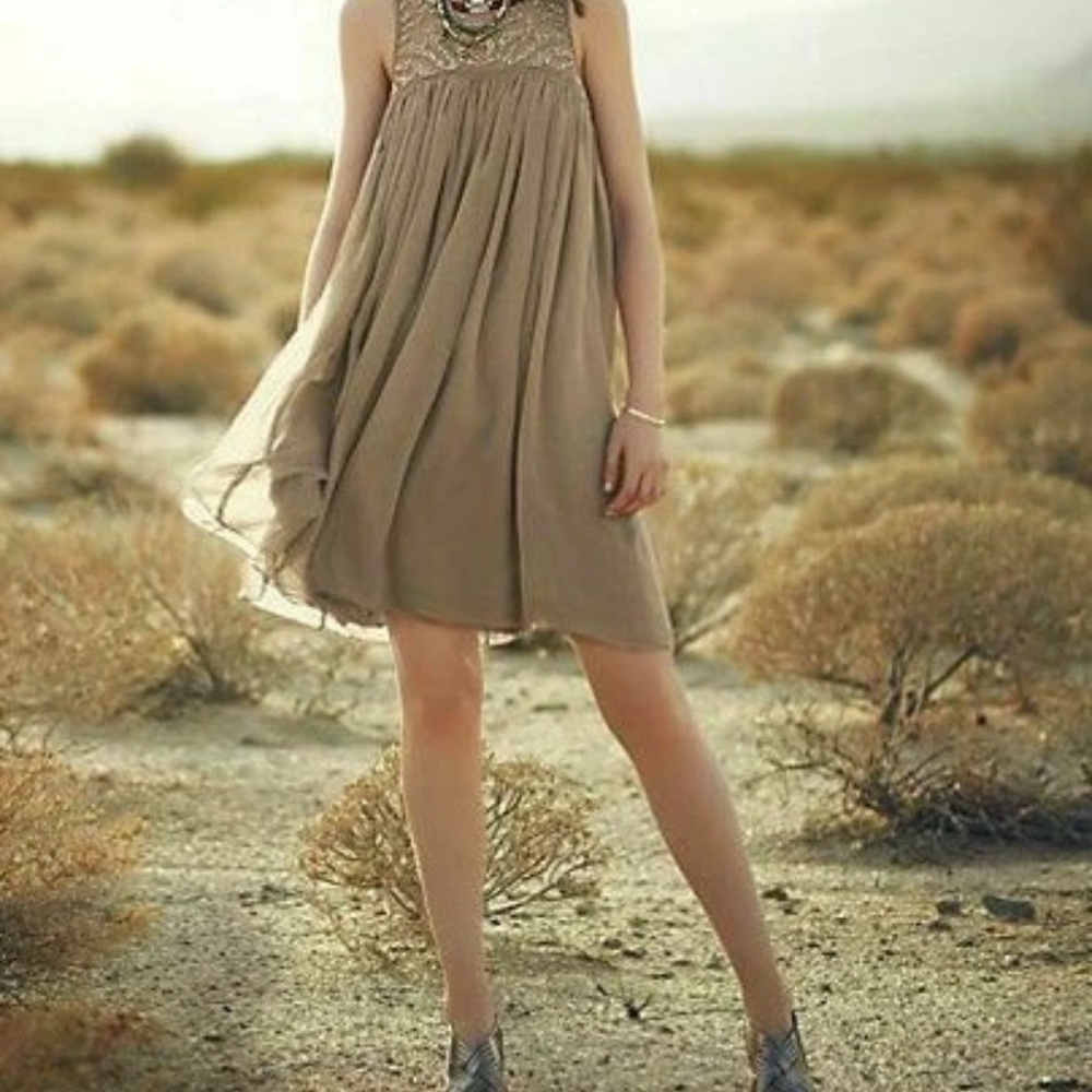 Moulinette Soeurs Anthropologie Dress Beaded Sequins Rhinestones Size 6P Taupe